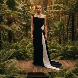 Chic One Shoulder Black and White Dress